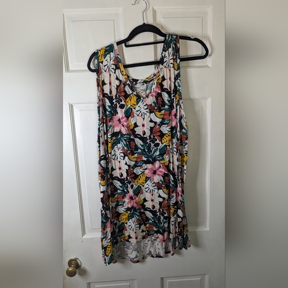 Lane Bryant Floral Tropic 4x Flowy Tank - Picture 3 of 5